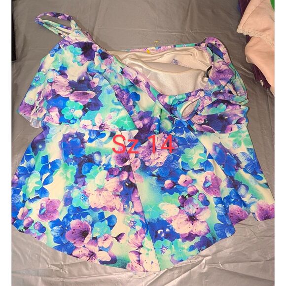 Women's Sz Large clothing lot of 14 Items - dresses hoodie pants tops intimates - Picture 11 of 15